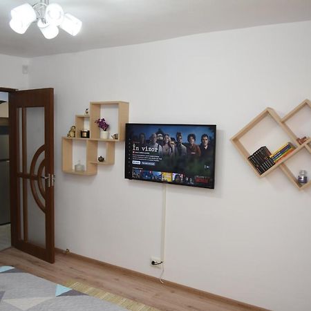 1St Apartment Nehoiu Εξωτερικό φωτογραφία