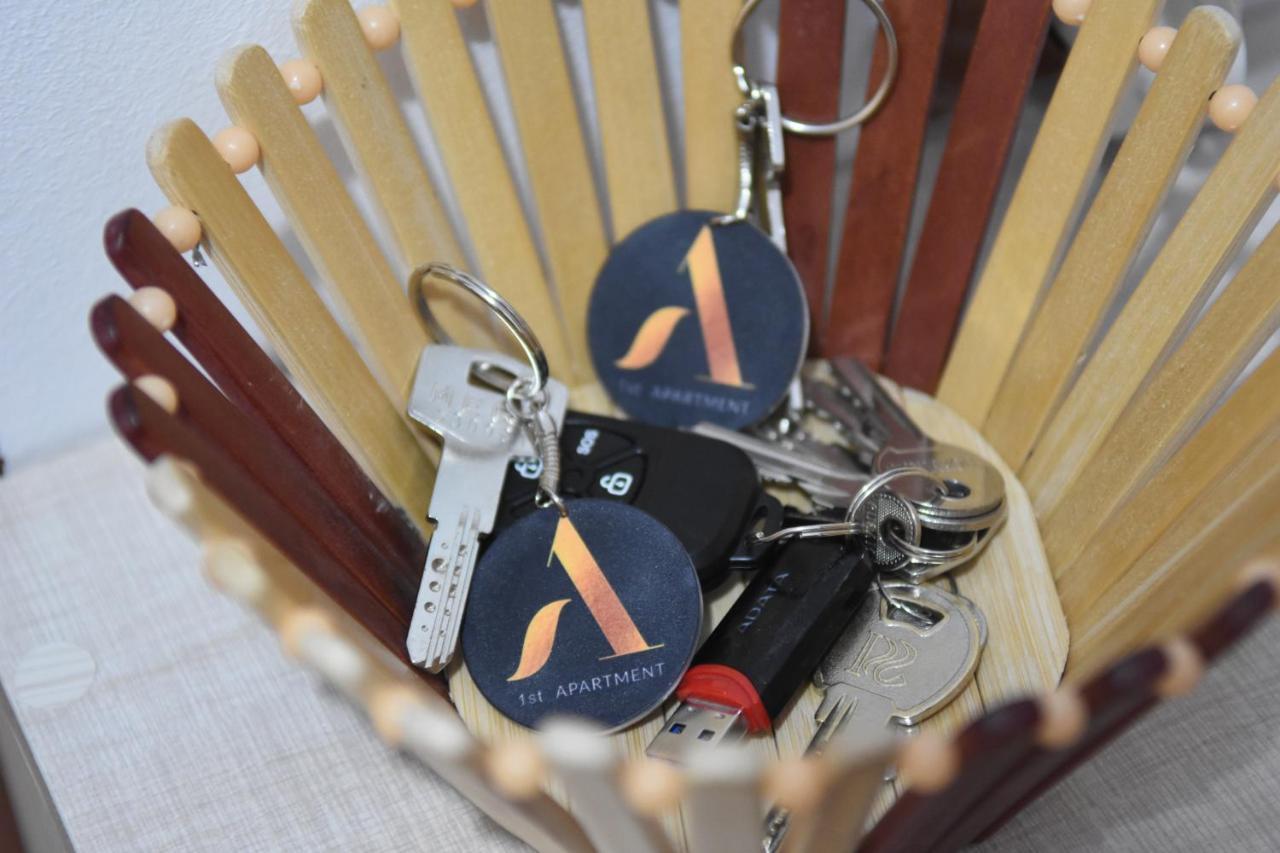 1St Apartment Nehoiu Εξωτερικό φωτογραφία