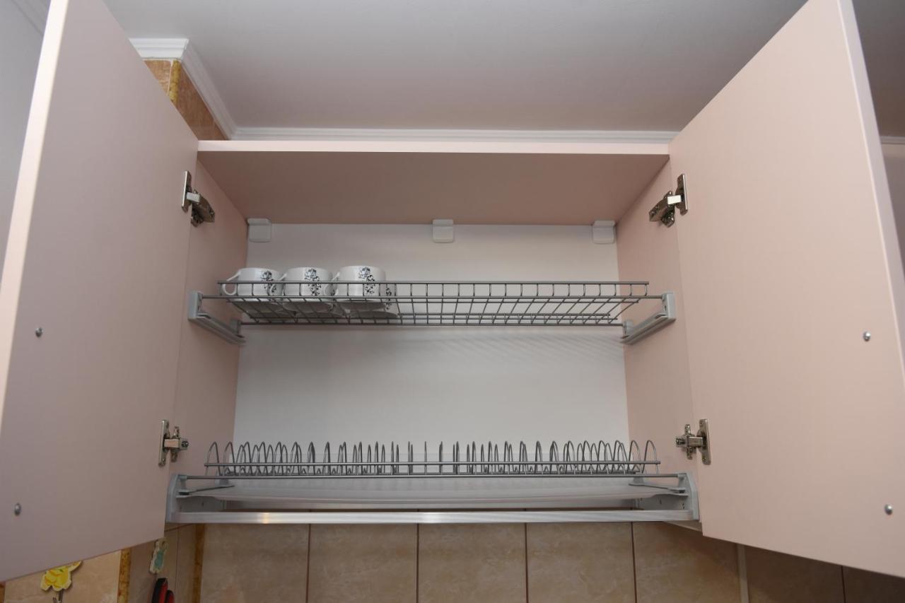 1St Apartment Nehoiu Εξωτερικό φωτογραφία