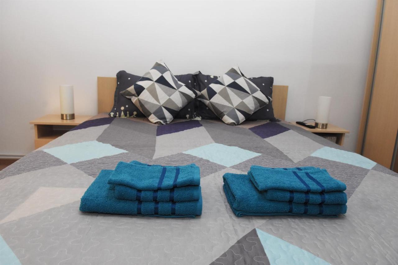 1St Apartment Nehoiu Εξωτερικό φωτογραφία